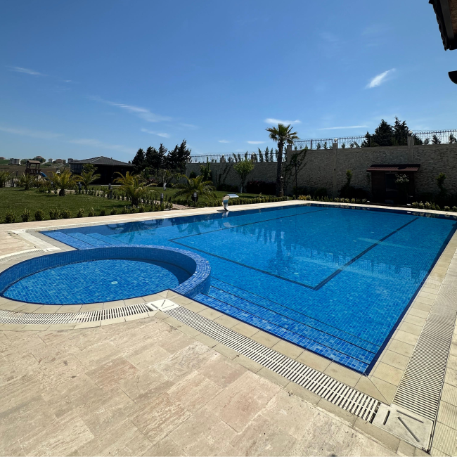 Büyükçekmece Alkent'te Havuz Yapımı: Lüks Yaşamın Vazgeçilmezi